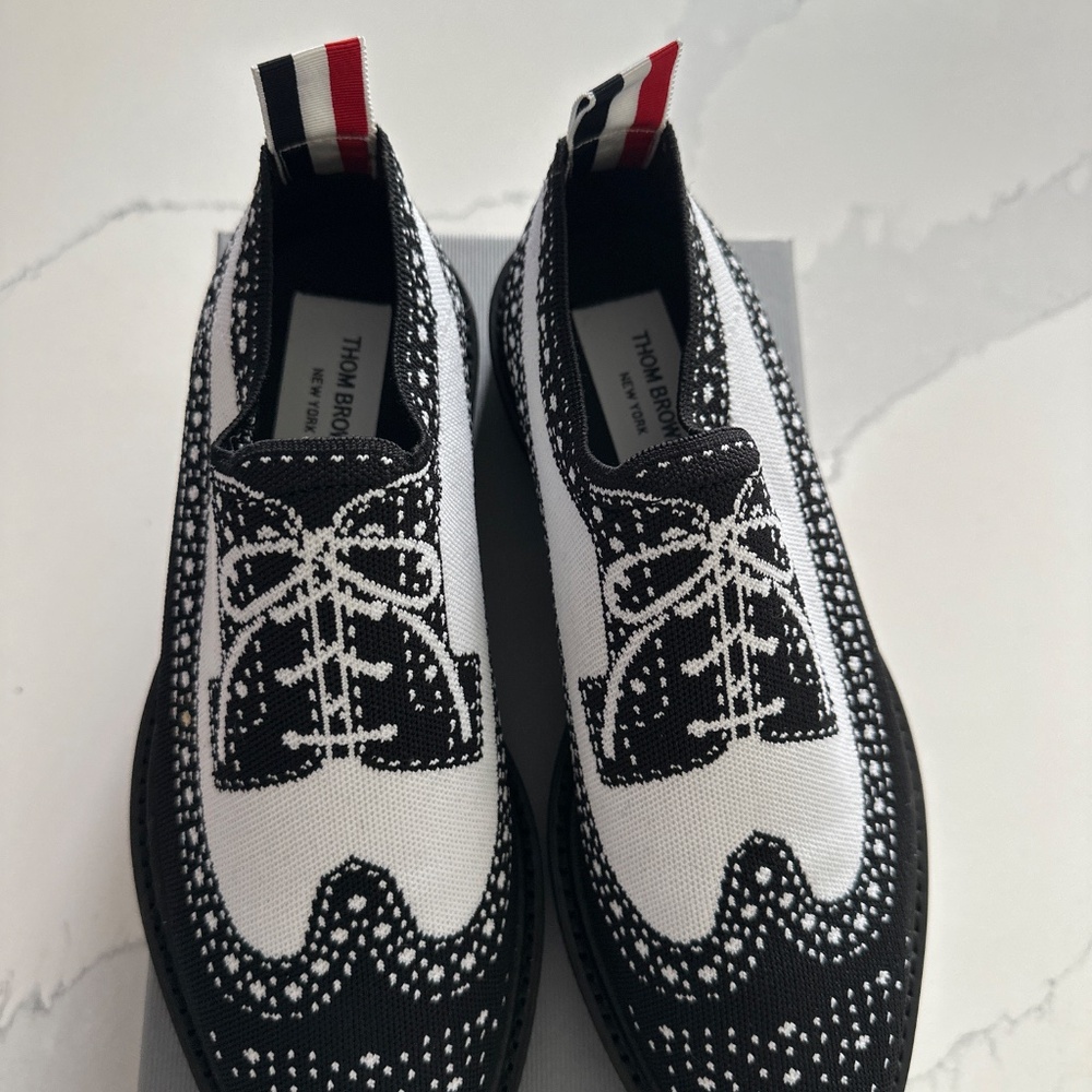 Shoes - Picture 3 of 4